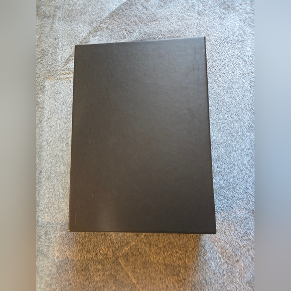 Gucci Box 12" x 9" x 5" - Picture 3 of 13